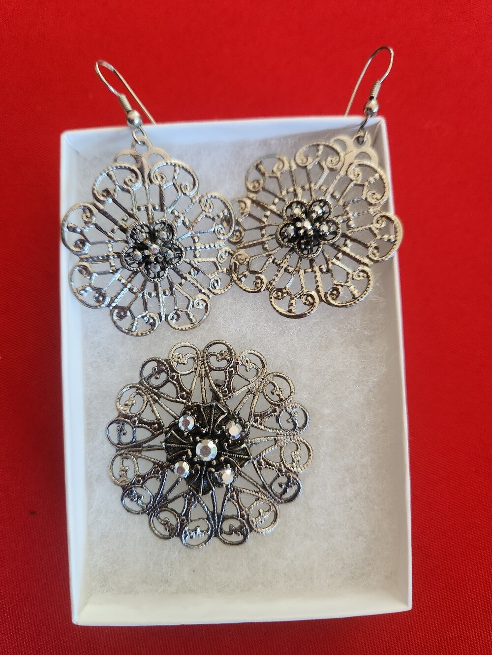 Silver Filigree Flower Earrings and Brooch Set - Elegant Floral Jewelry